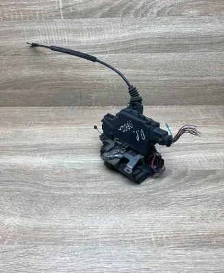 Skoda Octavia Mk1 (1U) Front door lock 3B1837016C