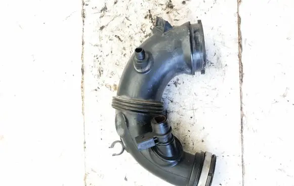 Mercedes-Benz C W205 Turbo air intake inlet pipe/hose A2740900929 ZGS002 446507650