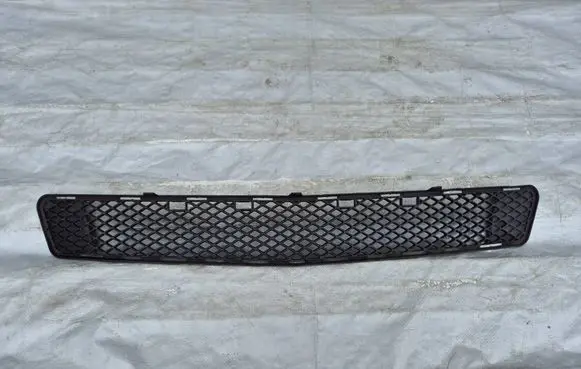 Mercedes-Benz C W204 Front bumper lower grill A2048852123