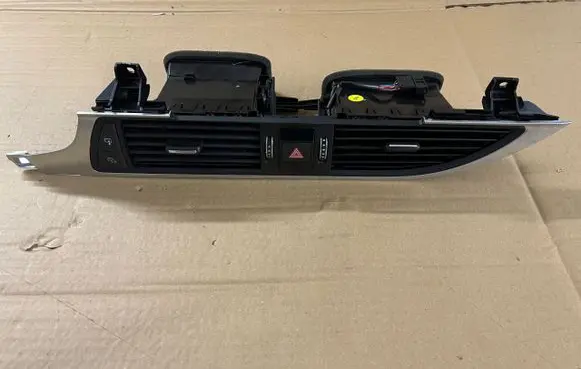Audi A6 S6 C7 4G Dashboard side air vent grill/cover trim 4G1820951J