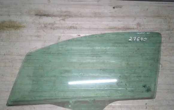 Peugeot 207 Front door window/glass (coupe) 