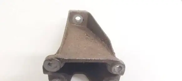 Audi A4 S4 B5 8D Engine mounting bracket 8D0399113L