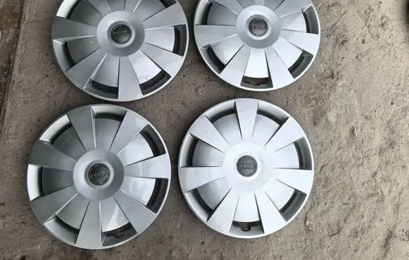 Audi A3 S3 8V R16 wheel hub/cap/trim 8V0601147D