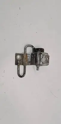 Audi A4 S4 B6 8E 8H Front door lower hinge 8e0831412