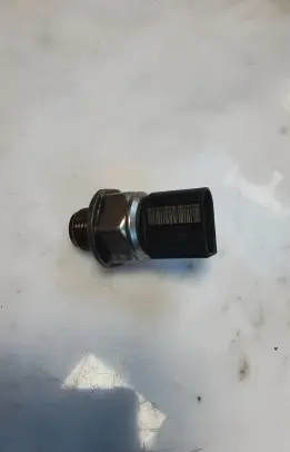 Fuel pressure sensor