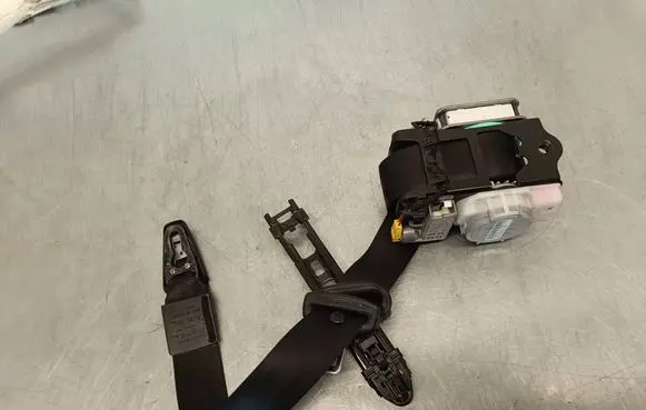 Audi A4 S4 B8 8K Front seatbelt 3066322 0718F1T130 306226399G48