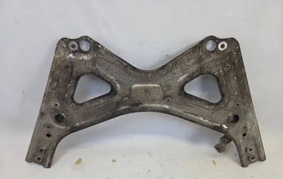 Maserati Ghibli Engine mount bracket 