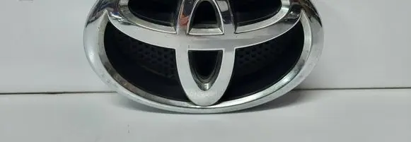 Toyota Auris 150 Manufacturer badge logo/emblem 7531102140