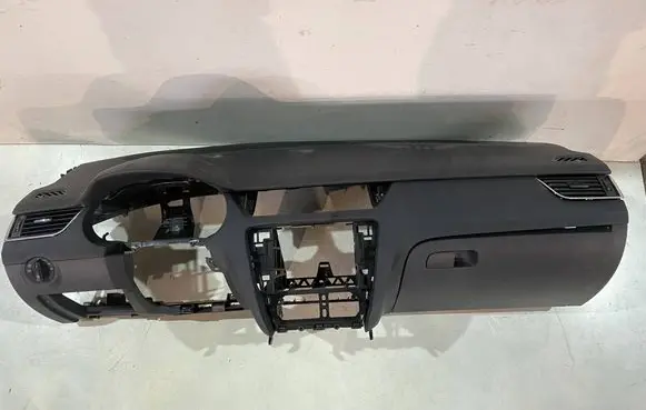 Skoda Octavia Mk3 (5E) Dashboard 5E0857069 5E1819722 5E1819721