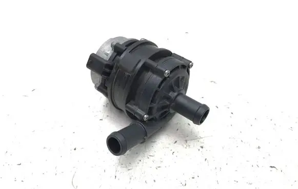 Volvo XC40 Electric auxiliary coolant/water pump 32135208 P32135208