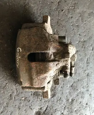 Front brake caliper