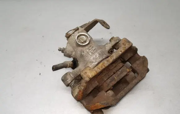 Opel Zafira A Rear brake caliper