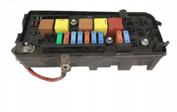 Opel Signum Fuse module 13144710