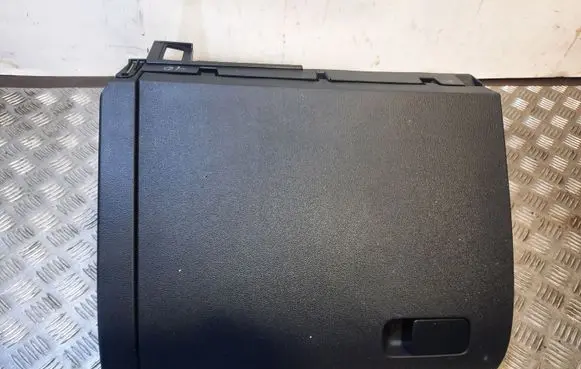 Volkswagen Jetta VI Glove box set 5C7857097