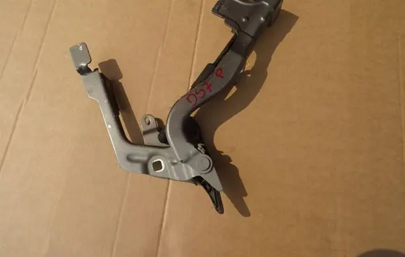 Citroen DS7 Crossback Engine bonnet/hood hinges 9830049680 15119A32