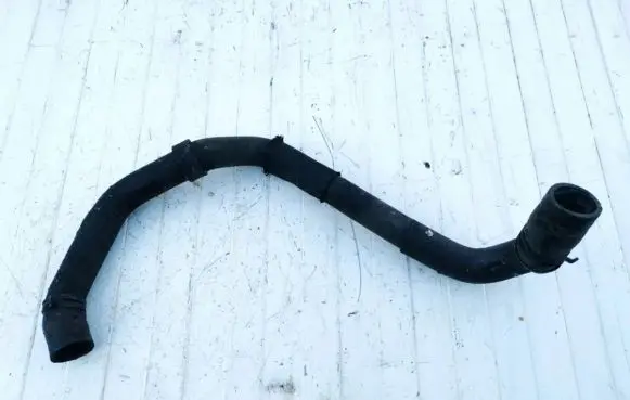 Volkswagen PASSAT B6 Engine coolant pipe/hose