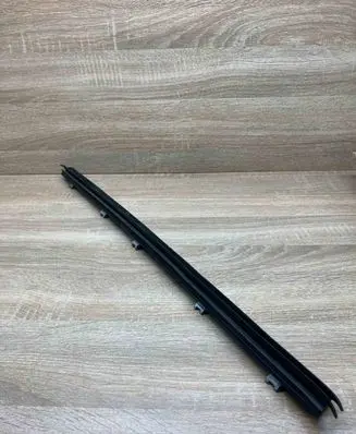 BMW 3 F30 F35 F31 Door glass trim 7258299
