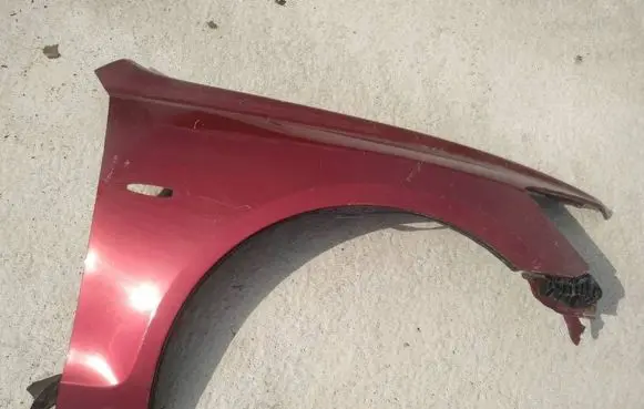 Lexus GS 300 350 430 450H Fender raudonas