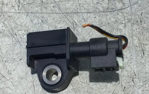 Mercedes-Benz C W205 Airbag deployment crash/impact sensor 2229051400 160401