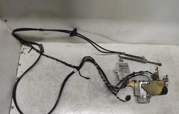 BMW 5 E39 Tailgate hydraulic set 7004889 61356909664