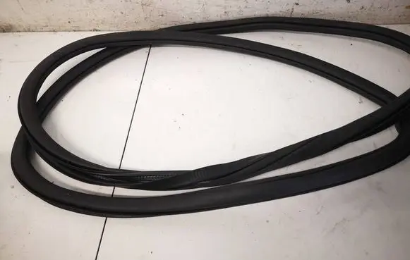 Audi Q4 e-tron Rubber seal front coupe door 11A867911B