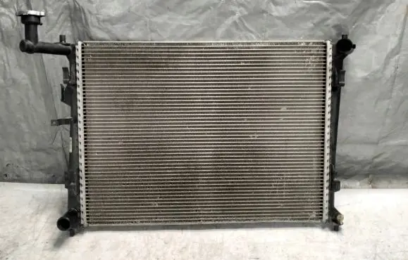 Hyundai i30 Coolant radiator 253102H000
