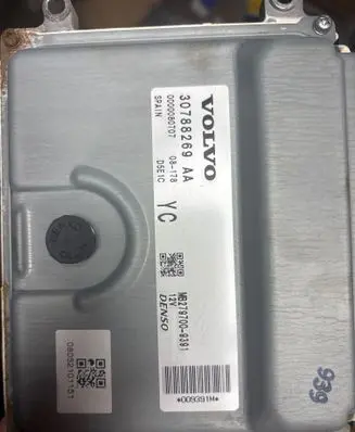 Volvo XC70 Engine control unit/module 30788269AA 0000080707