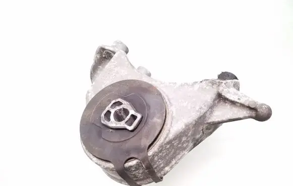 Engine mount bracket