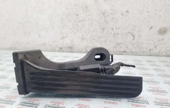 Volkswagen Touran I Accelerator throttle pedal 1T1723503H