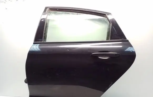 Chrysler 200 Rear door