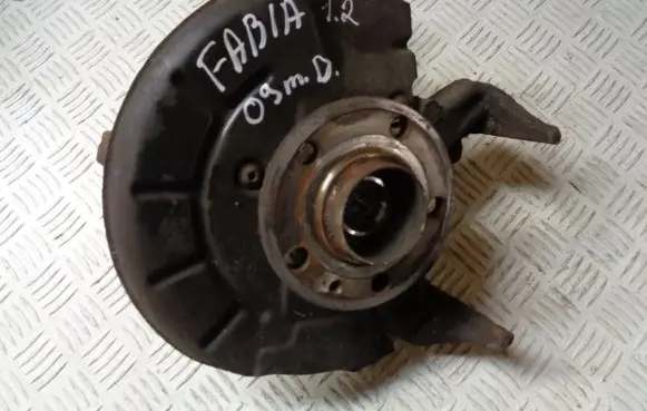 Skoda Fabia Mk2 (5J) Front wheel hub