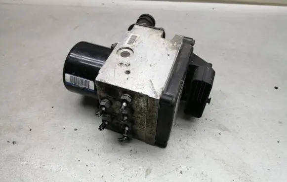 Volkswagen PASSAT B6 ABS Pump 3C0614095P