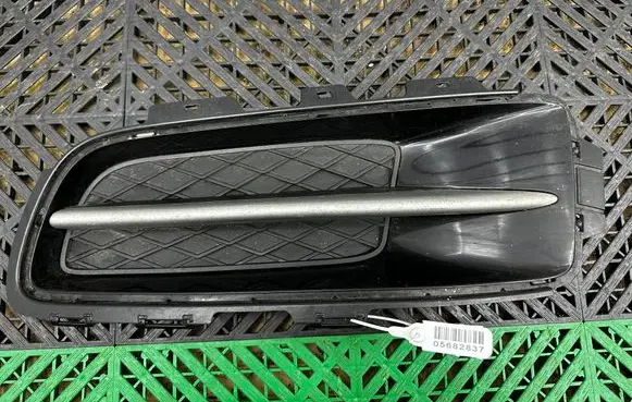 BMW X5 E70 Front bumper lower grill 7175485