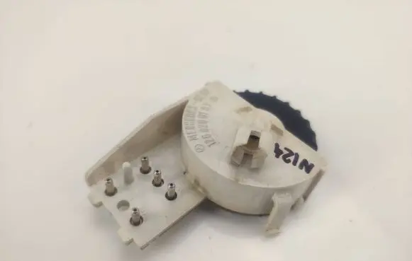 Mercedes-Benz S W126 Interior fan control switch 1268200103 A1268200103