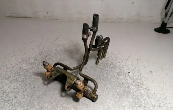 Subaru Legacy Fuel main line pipe 009043105