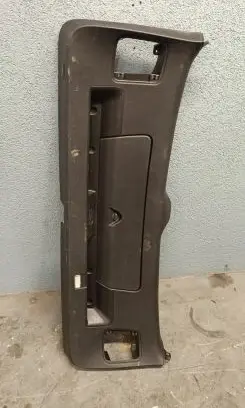 Trunk/boot lower side trim panel