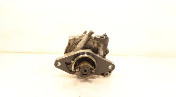 Opel Corsa D Vacuum pump