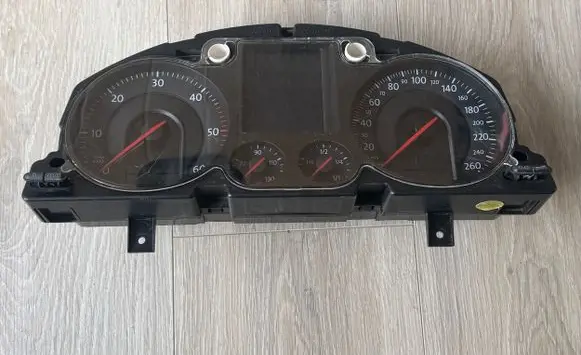 Volkswagen PASSAT B6 Speedometer (instrument cluster) A2C53145550