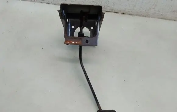 SsangYong Rexton I Brake pedal 