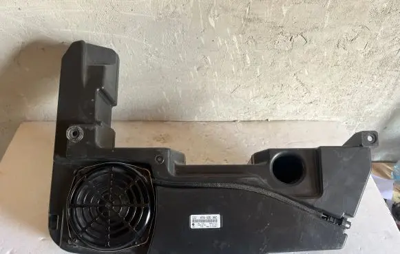 Audi A4 S4 B8 8K Subwoofer speaker 8T8035382