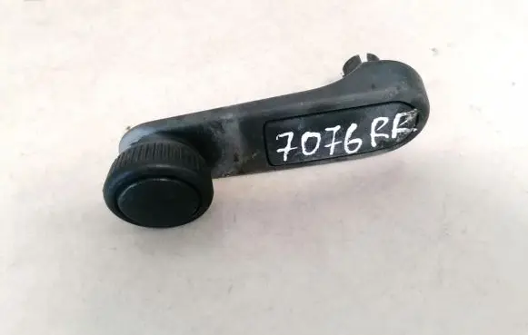 Peugeot 406 Front door window winding handle 