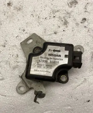 Nissan X-Trail T30 ESP acceleration yaw rate sensor 47930EQ010