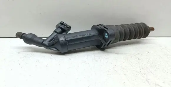 BMW 3 E90 E91 Clutch master cylinder 6785964