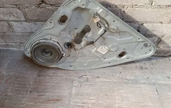 Ford C-MAX I Rear door manual window regulator 3M51R2499CH A11557838