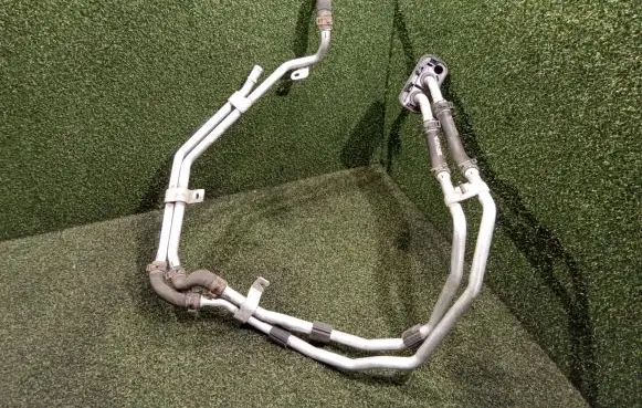 Porsche Cayenne (9Y0 9Y3) Engine coolant pipe/hose 4M0121083K 4M0121083 9Y0121611A
