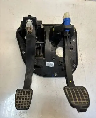 Iveco Daily 6th gen Pedal assembly 5801492032