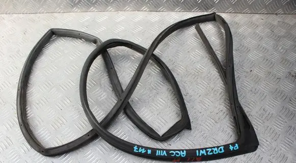 Honda Accord Rubber seal rear door 