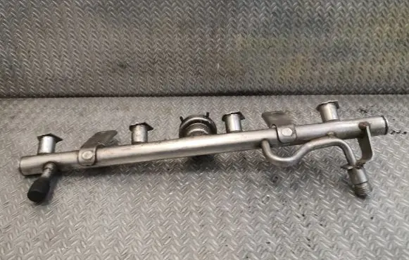 Mercedes-Benz CLK A209 C209 Fuel main line pipe 1110780292