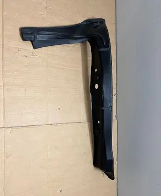 Audi A5 8T 8F Fender end trim 8T0821111A