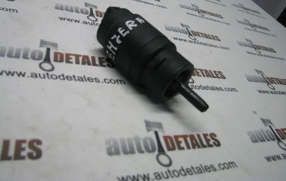 Nissan Primera Windscreen/windshield washer pump 20860